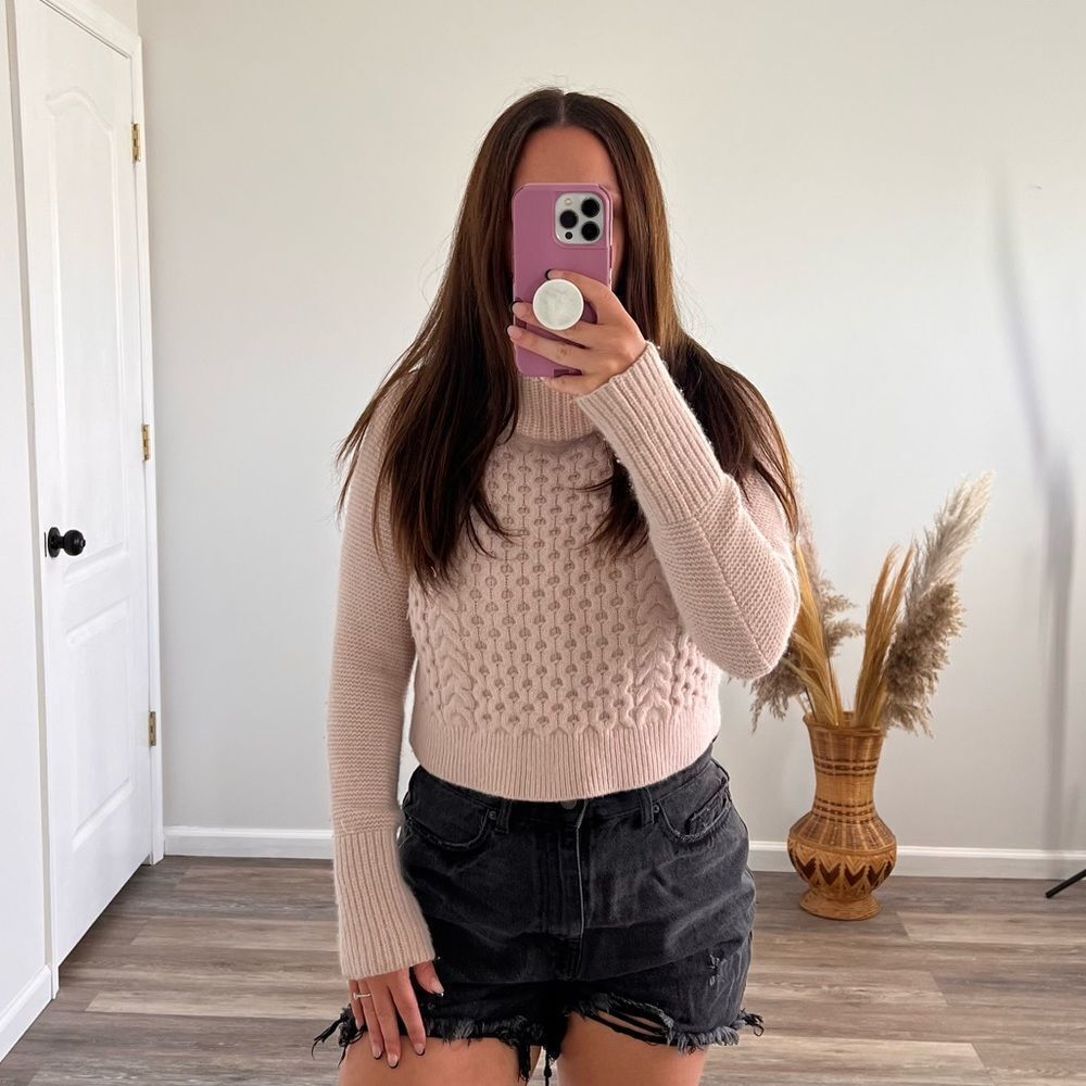 Club Monaco pink turtleneck cropped‎ sweater angora lambs wool women’s xsmall